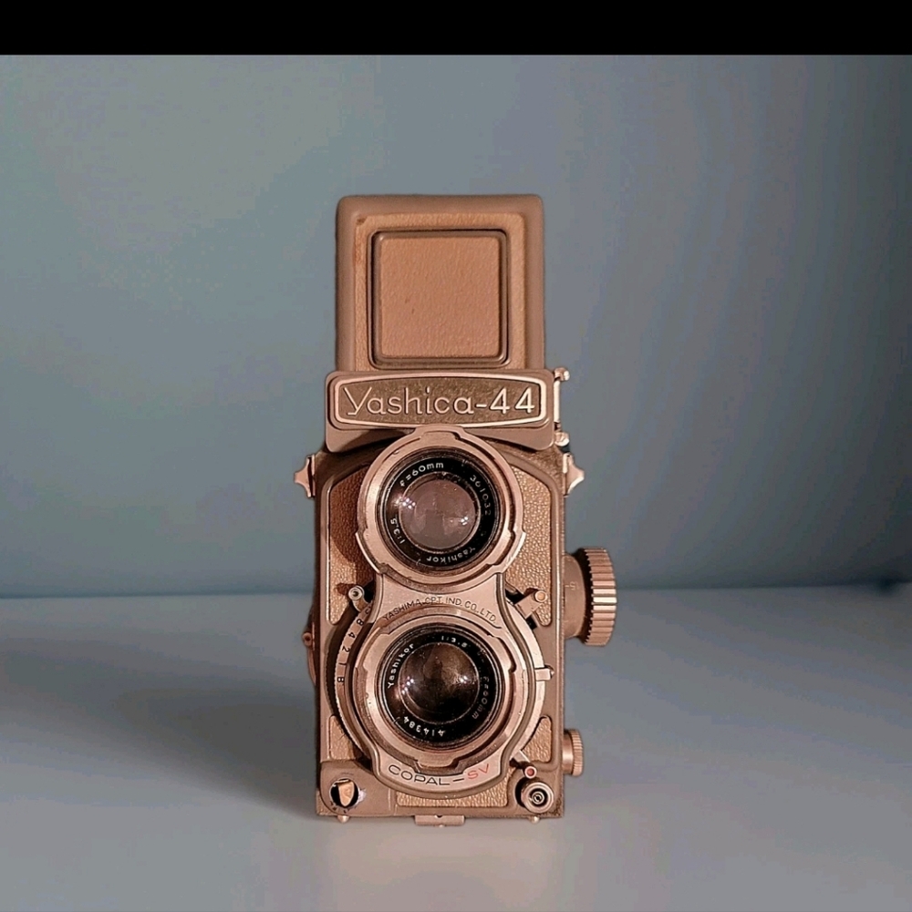 Vintage Yashica-44 Classic Camera